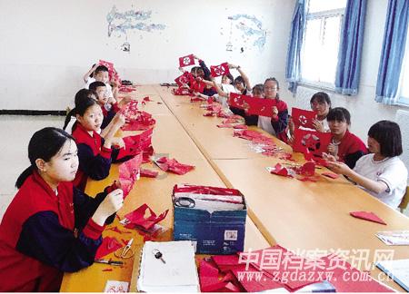 发还市民226.3万元被骗资金 反诈民警收获一摞锦旗